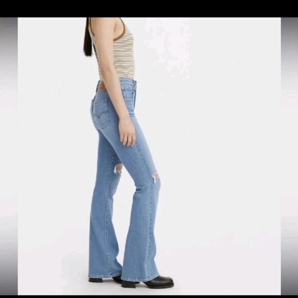 Levi's Women's 726 High-Rise Flare Jeans 30x32 - Picture 2 of 5